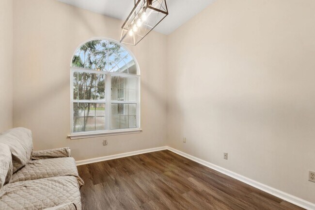 Building Photo - Charming Amelia Island Home in a Private C...