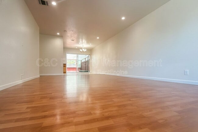 Building Photo - 120 Ward Ct