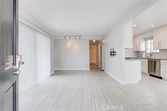 Building Photo - 205 13th St