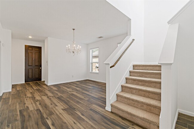 Building Photo - 25435 Autumn Woods Dr