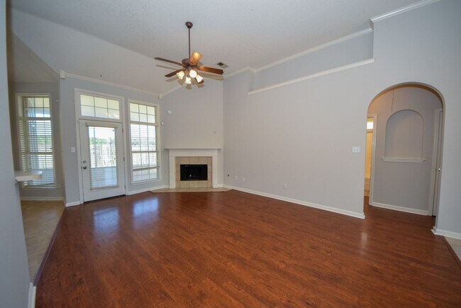 Foto del edificio - Great 3 bed, 2 bath home in Cordova with w...