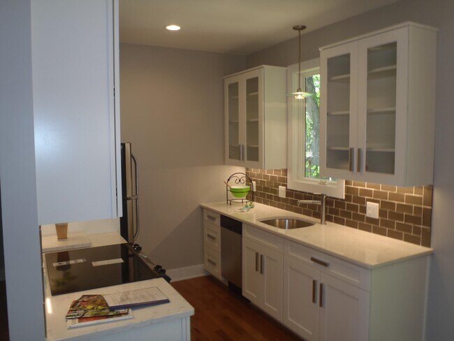 Foto del edificio - 4316 Hilltop Rd