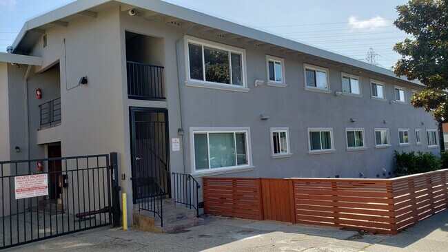 Foto del edificio - 210 Armour Ave