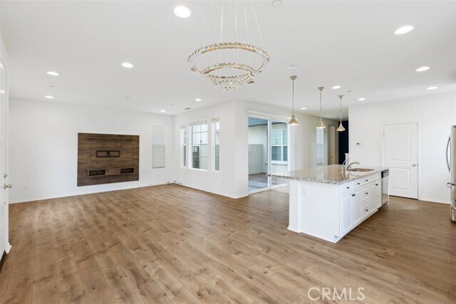 Building Photo - 123 Acamar