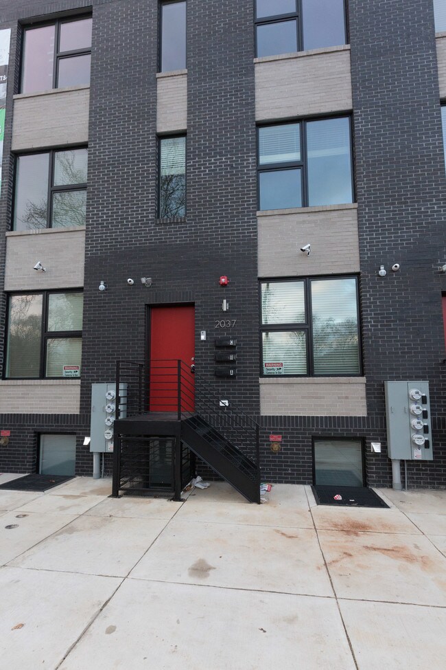 Building Photo - 2037 N College Ave