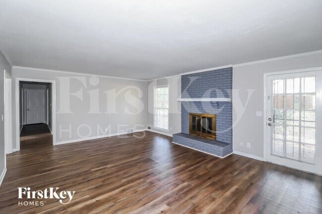 Foto del edificio - 5130 Kingswood Cir