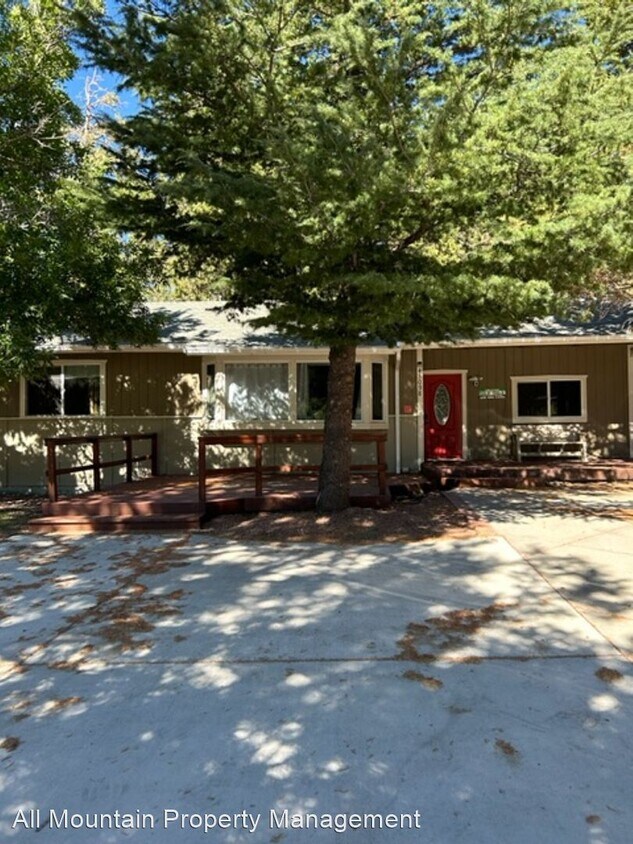 Primary Photo - 3 br, 2 bath House - 43098 Moonridge Rd