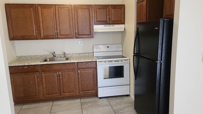 Building Photo - 685 Prospect Ave