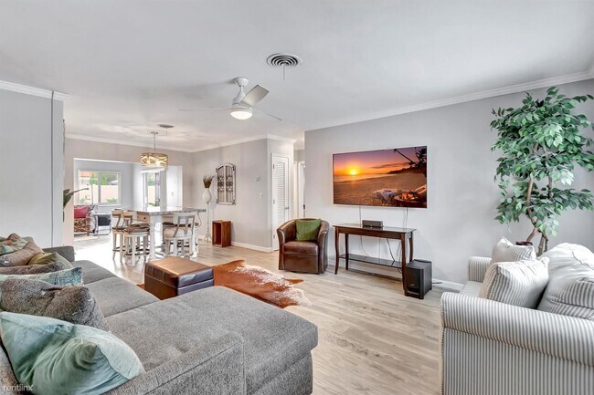 Foto del edificio - 4 br, 3 bath House - 2161 NE 62nd Ct