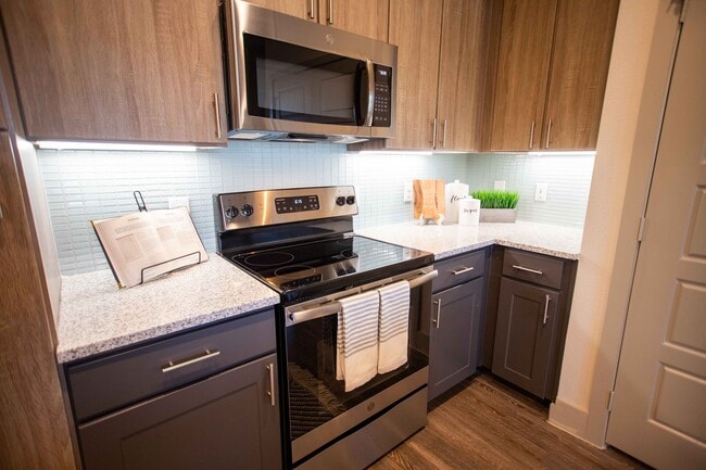 Building Photo - Three 77 Park