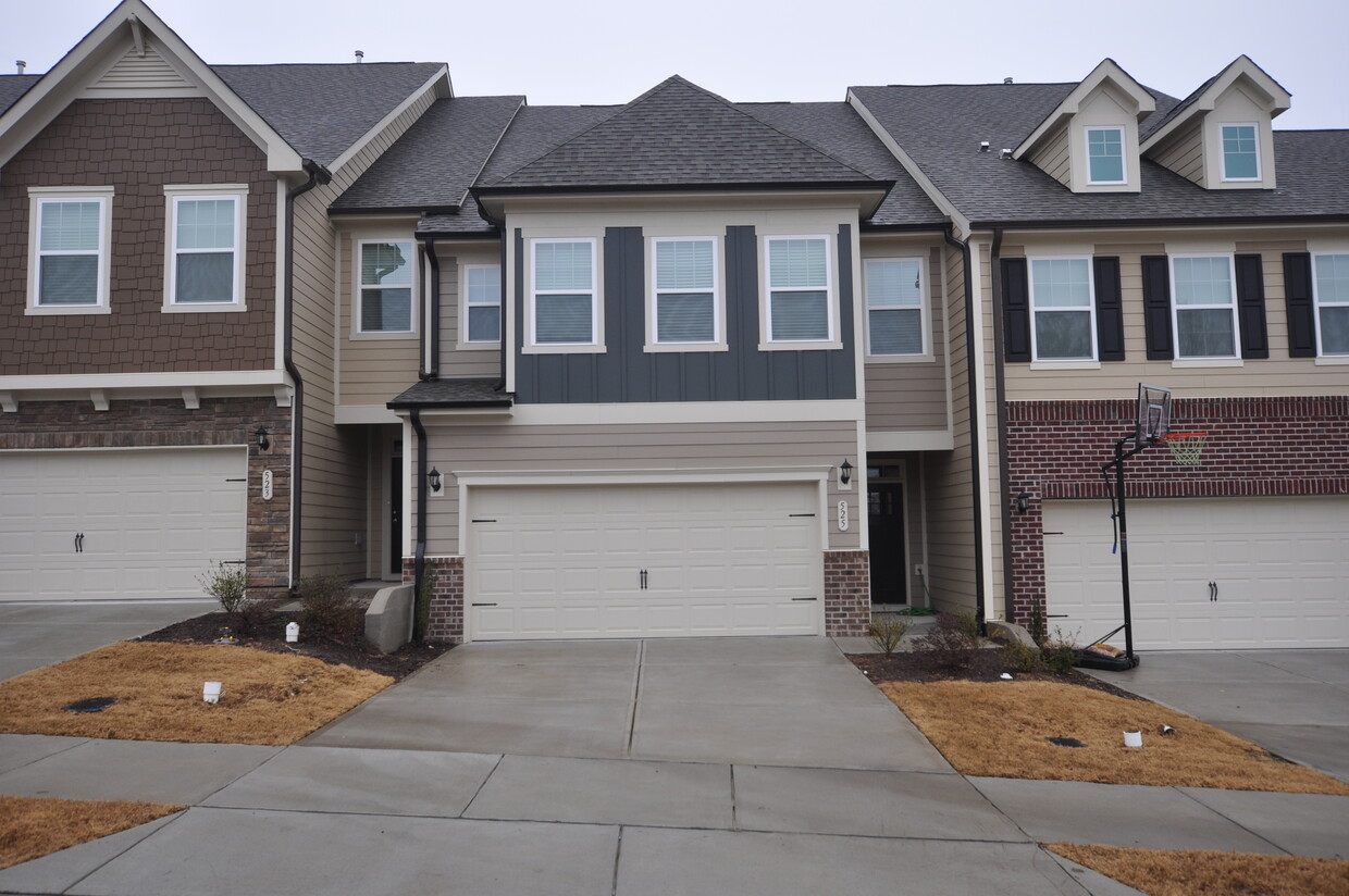 Primary Photo - 525 Wayland Grove Ln