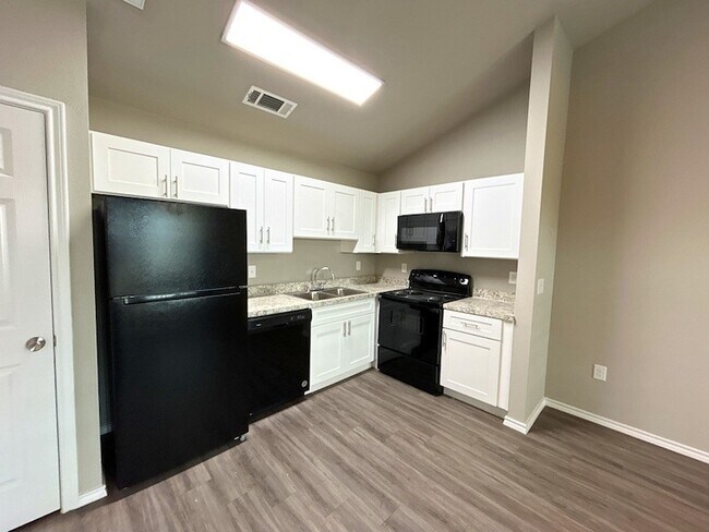 Foto del edificio - 6108 Abrams Rd