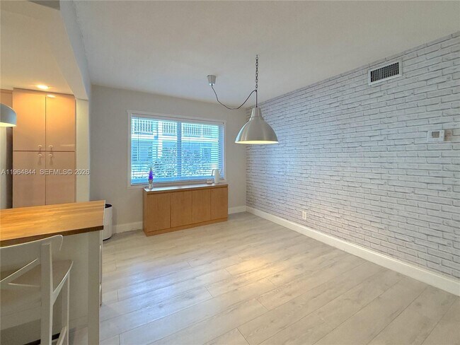 Foto del edificio - 541 Blue Heron Dr