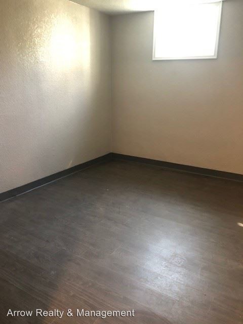 Foto del edificio - 351 E 2nd St