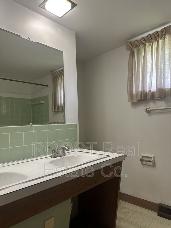 Foto del edificio - 3919 Conway Dr