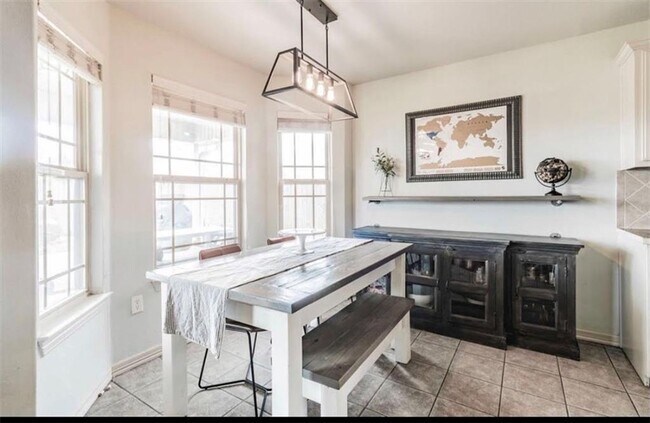 Foto del edificio - 3 bedroom 2 bath home in FAY, extra cared for, 2carG, fenced yard