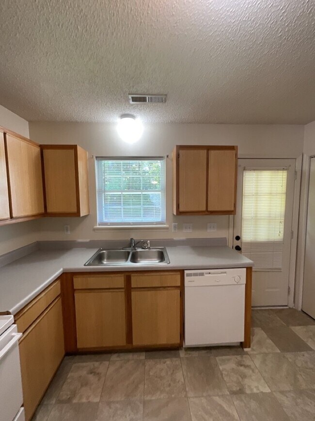 Foto del edificio - 105 Live Oak Ct