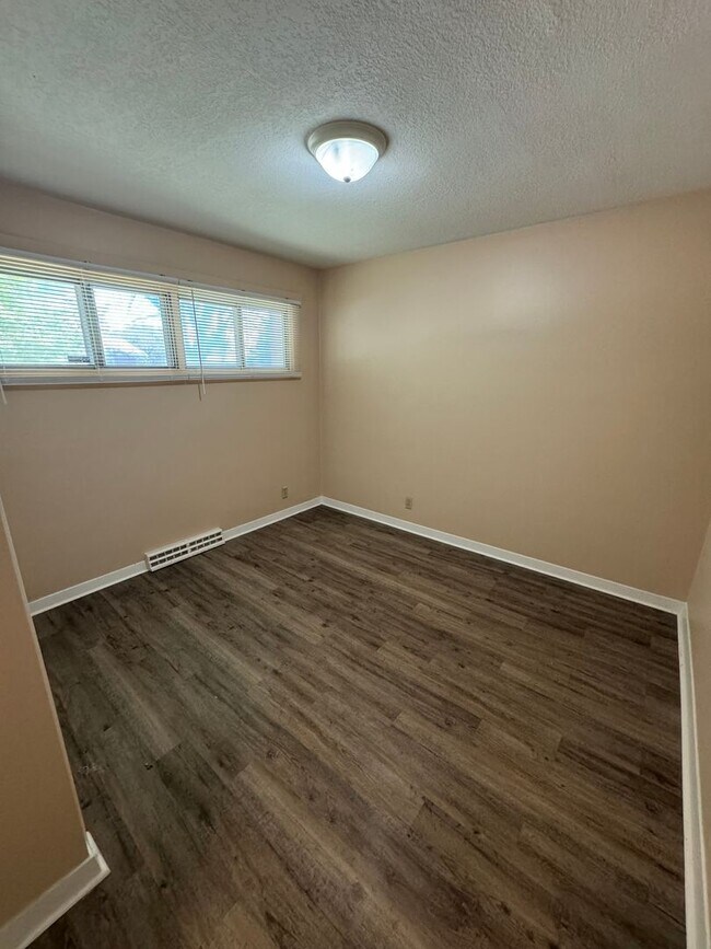 Building Photo - 3 Bedroom Duplex in Montara