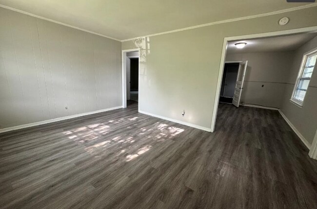 Foto del edificio - 2122 N Florence Ave
