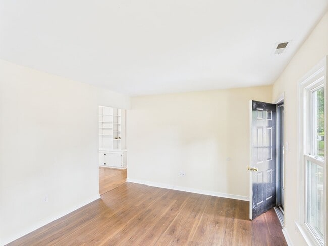 Foto del edificio - 6219 Dorius Dr