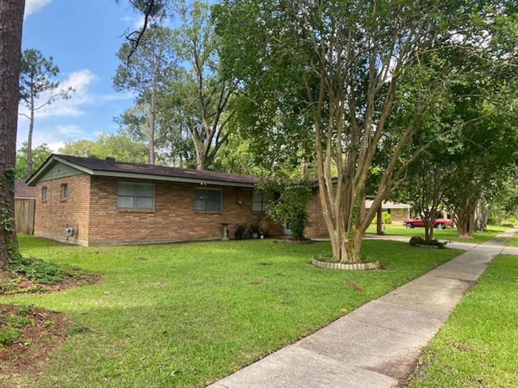 Foto principal - 8082 Sholar Dr