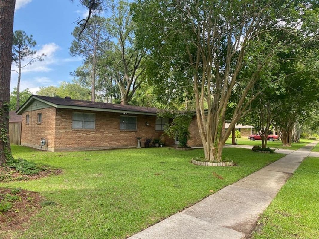 Primary Photo - 8082 Sholar Dr