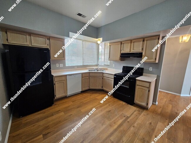 Building Photo - Rio Rancho Gem