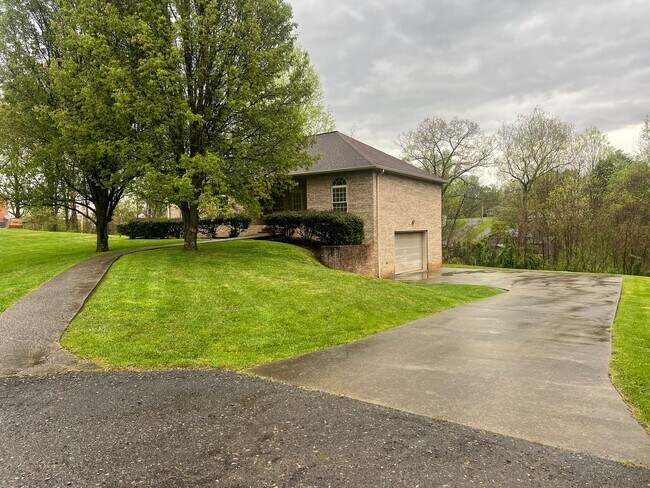Foto del edificio - 1212 Ridgewood Ct