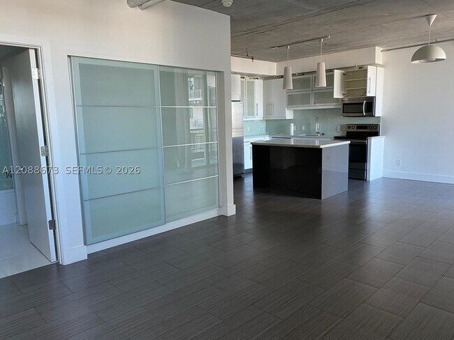 Foto del edificio - 690 SW 1st Ct