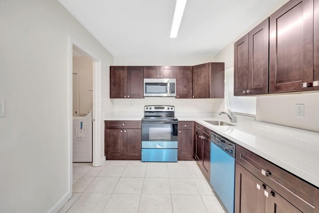 Building Photo - 607 SW 76th Terrace