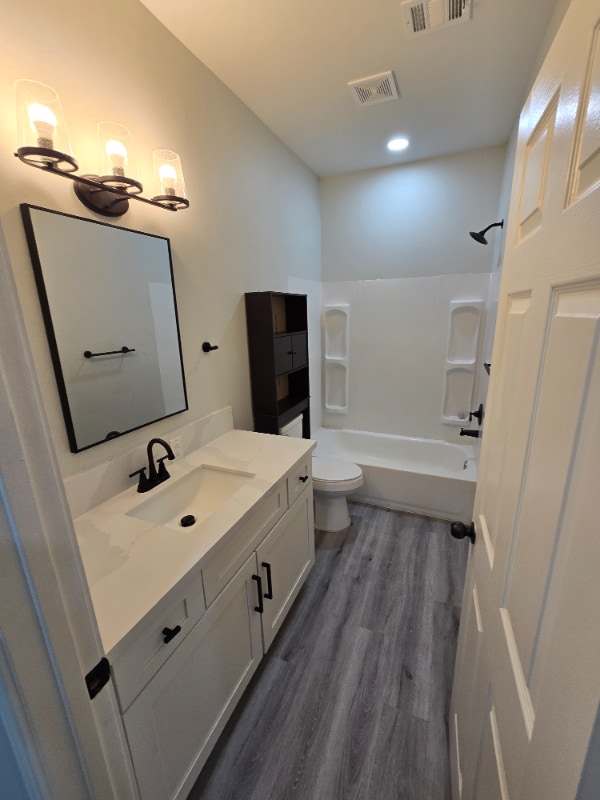 Building Photo - 132 Broken Arrow