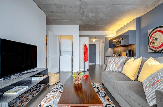 Foto del edificio - 512 W Division St