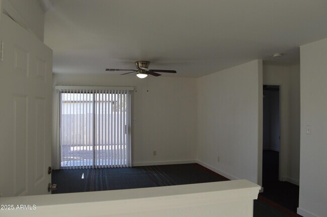 Foto del edificio - 8435 West Campbell Ave