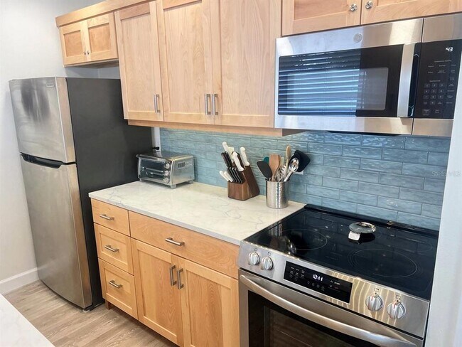 Foto del edificio - 6020 Midnight Pass Rd