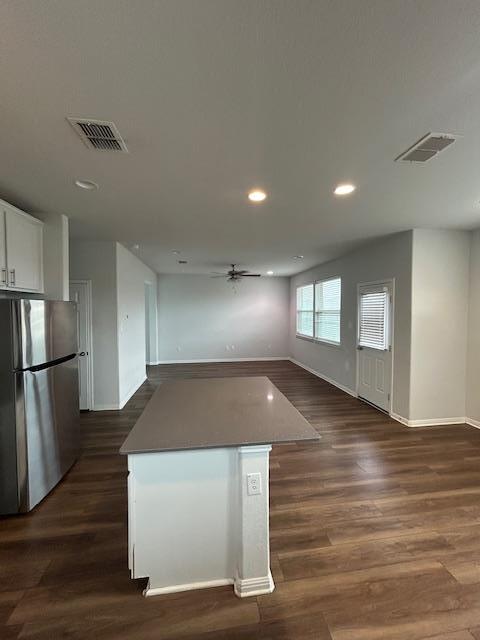 Foto del edificio - 343 Silver Glen Dr