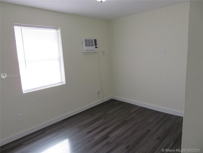 Foto del edificio - 785 81st St