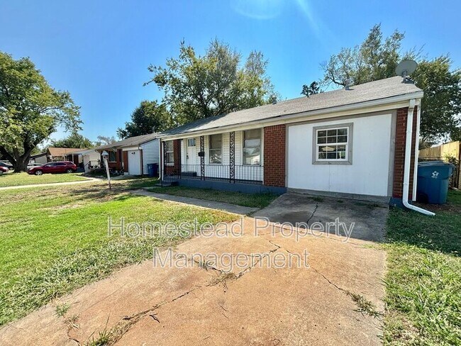 Photo - 308 E Rose Dr House