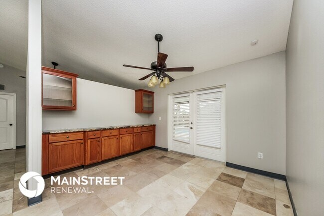 Foto del edificio - 637 Regency Way