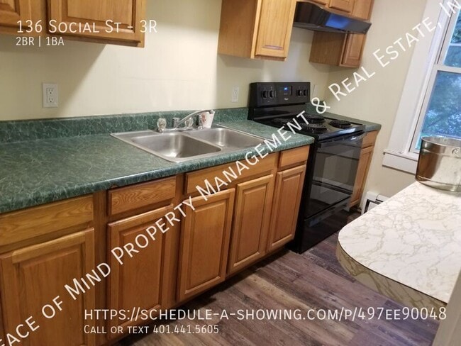 Building Photo - 136 Social St