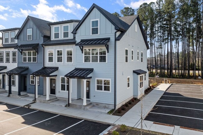 Building Photo - Newly Built 4BD, 3.5BA End-Unit Raleigh To...