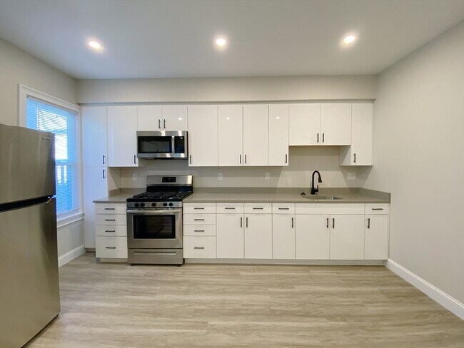 Foto del edificio - 124 Trenton St