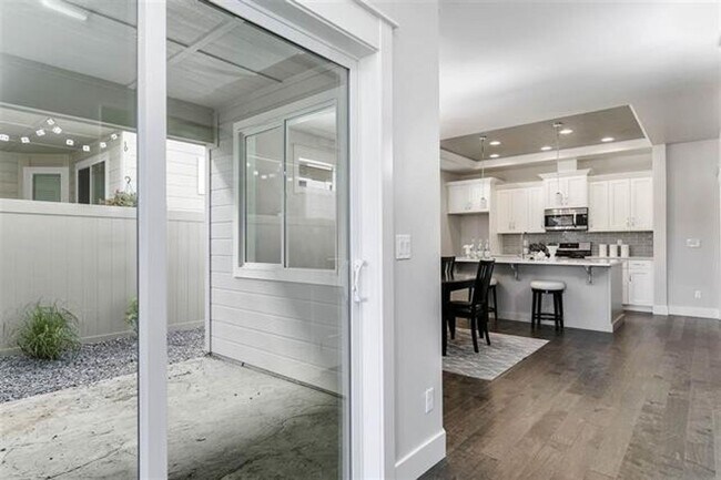 Building Photo - Beautiful condo in Star!!!