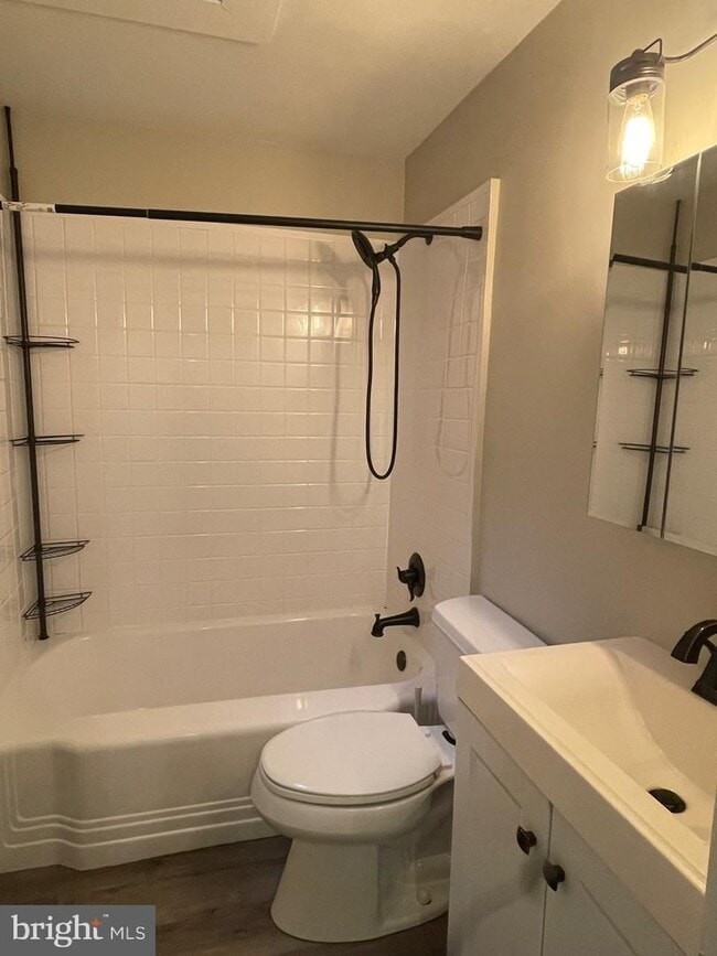 Building Photo - Townhome In Glen Burnie