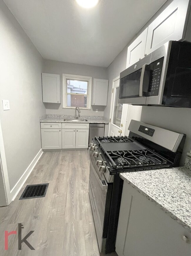 Foto del edificio - 62 N Bryant Ave