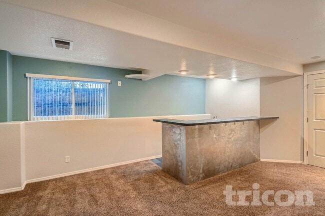 Building Photo - 8785 Katherine Ct