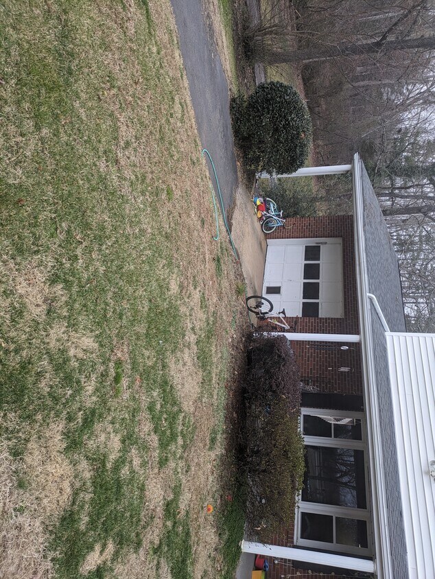 Foto del edificio - 18596 James Madison Hwy