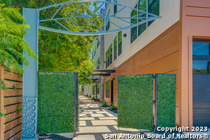 Building Photo - 222 S Olive St