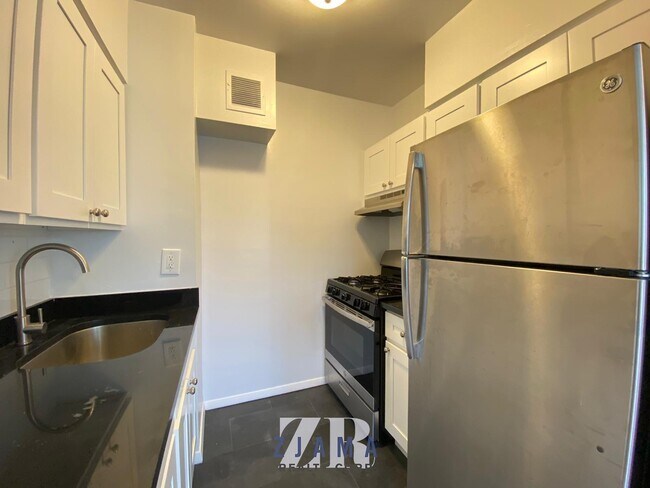 Foto del edificio - 152 Parkside Ave