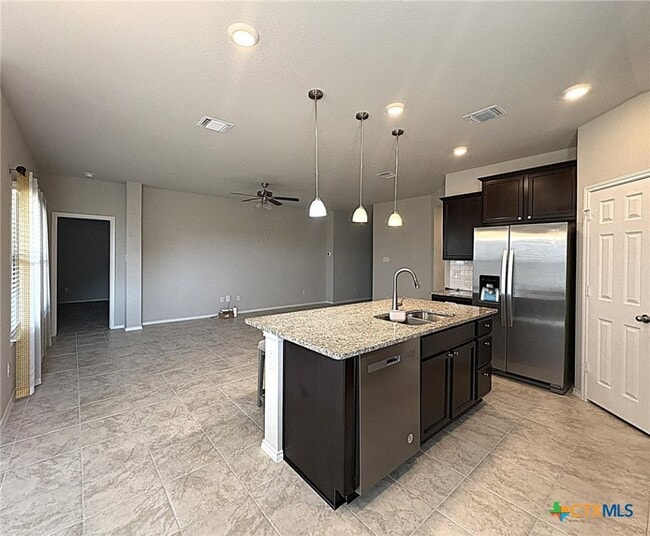 Foto del edificio - 2418 Corradino St