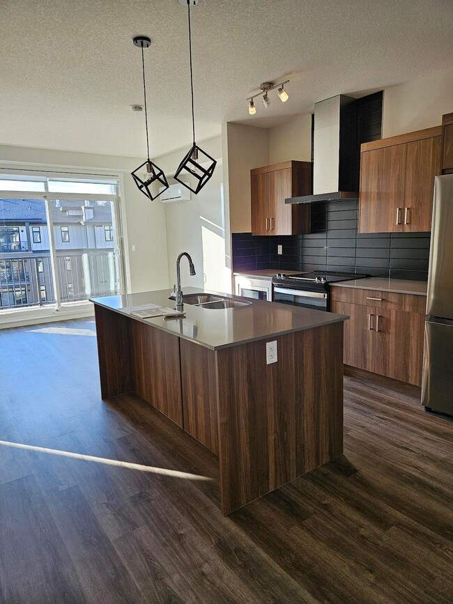 Building Photo - Bright & Modern 2-Bedroom Apartment in Seton